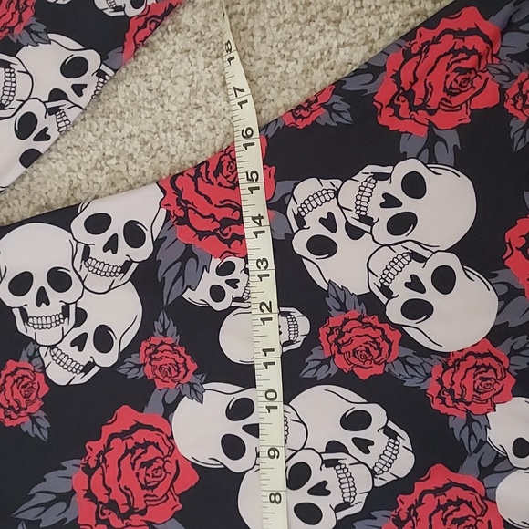 Skull and roses dress - Picture 6 of 7